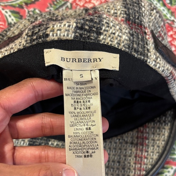 Burberry women’s tweed hat - Picture 4 of 8